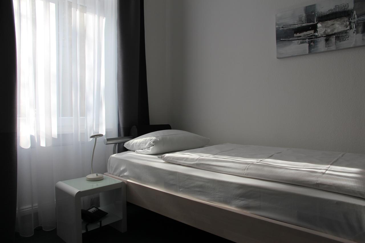 Hotel Deutscher Kaiser Баден-Баден Екстериор снимка